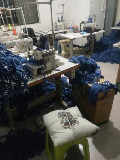 服裝加工廠低價(jià)轉(zhuǎn)讓一批縫紉設(shè)備